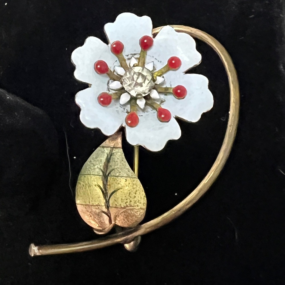 Vtg Enamel Flower Brooch‎ White Floral Pin Red Glass Buds Rhinestone Center MCM